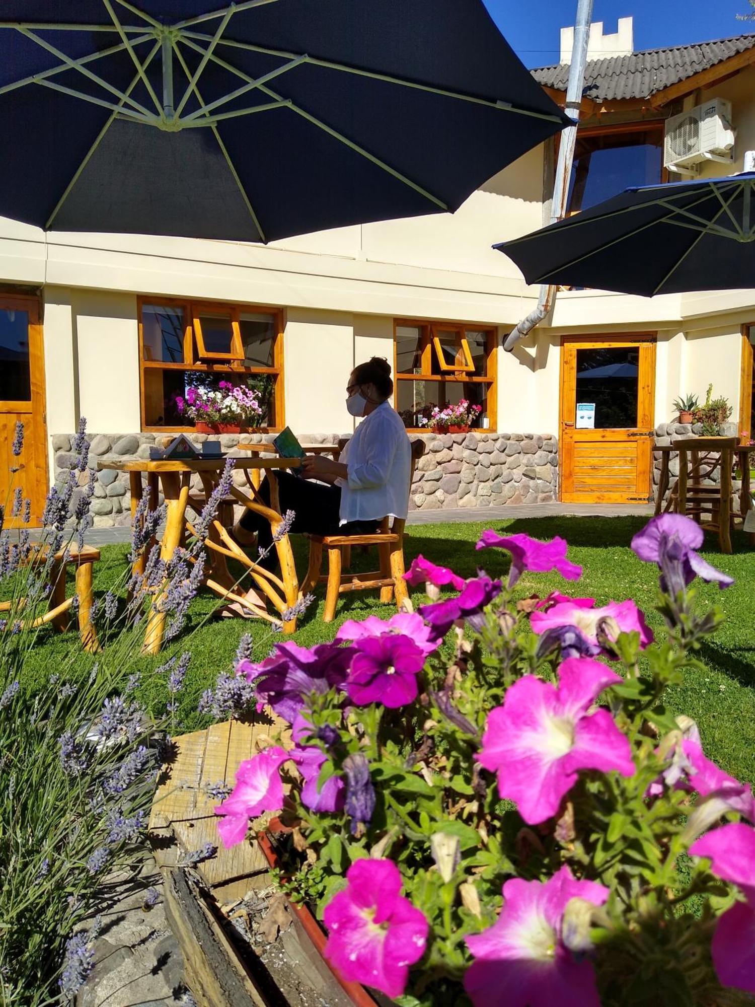 Hotel Y Cabanas Casa De Piedra Trevelín Luaran gambar