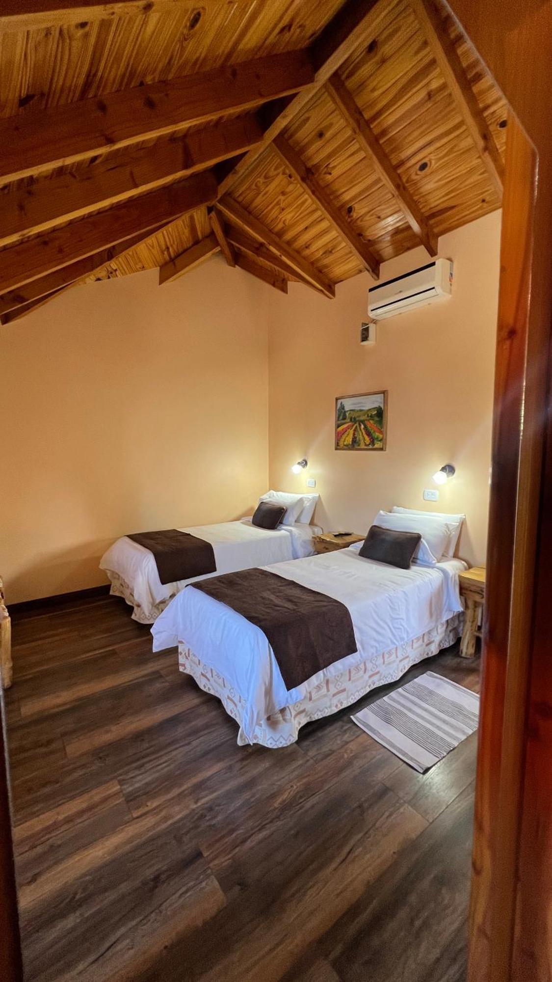Hotel Y Cabanas Casa De Piedra Trevelín Luaran gambar