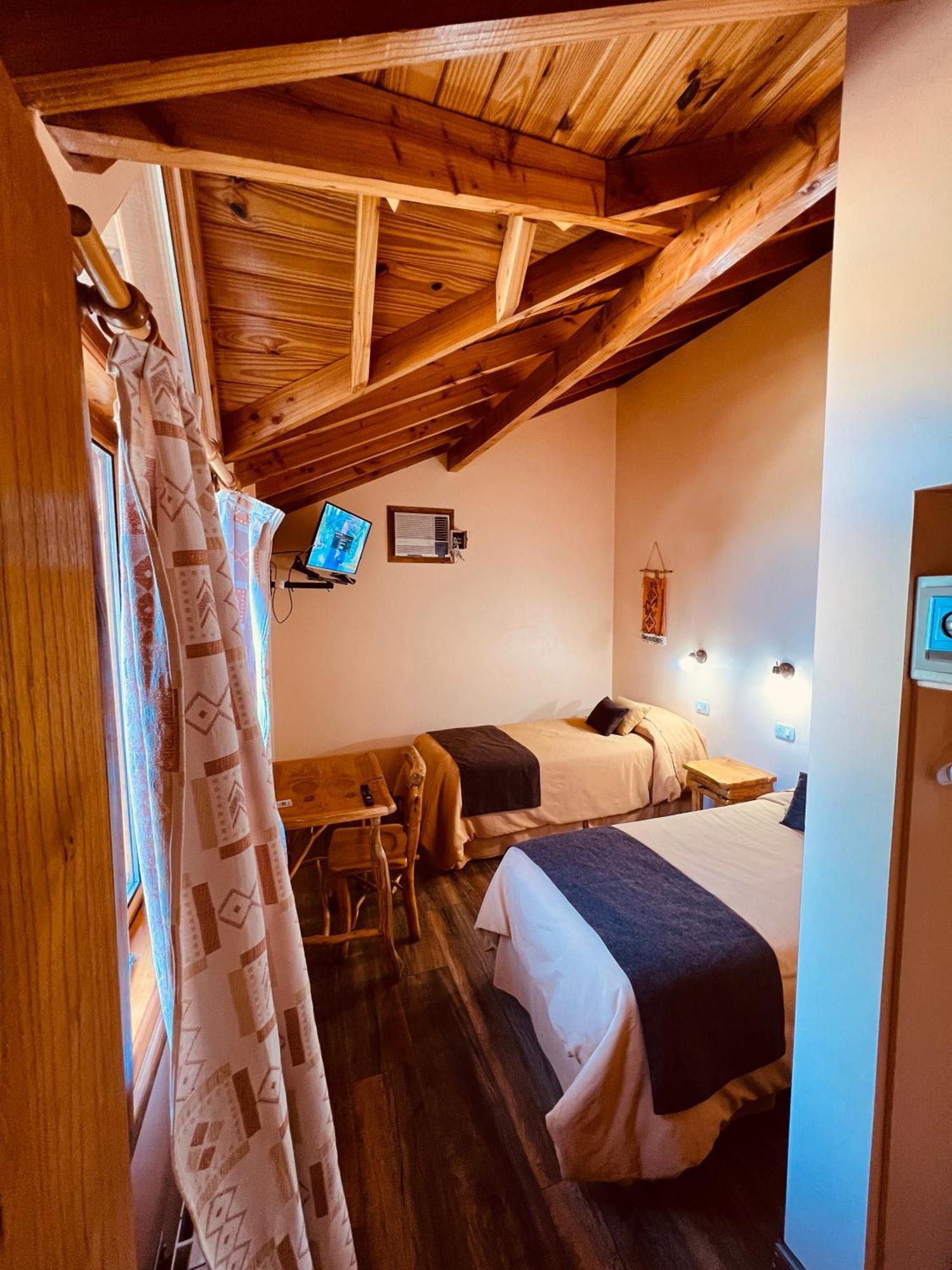 Hotel Y Cabanas Casa De Piedra Trevelín Luaran gambar