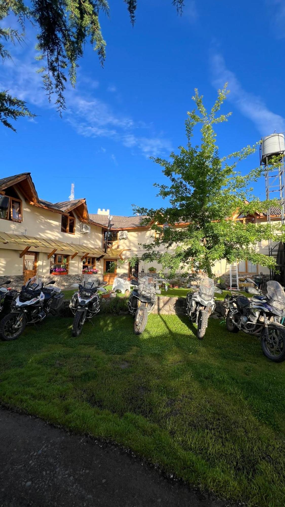 Hotel Y Cabanas Casa De Piedra Trevelín Luaran gambar